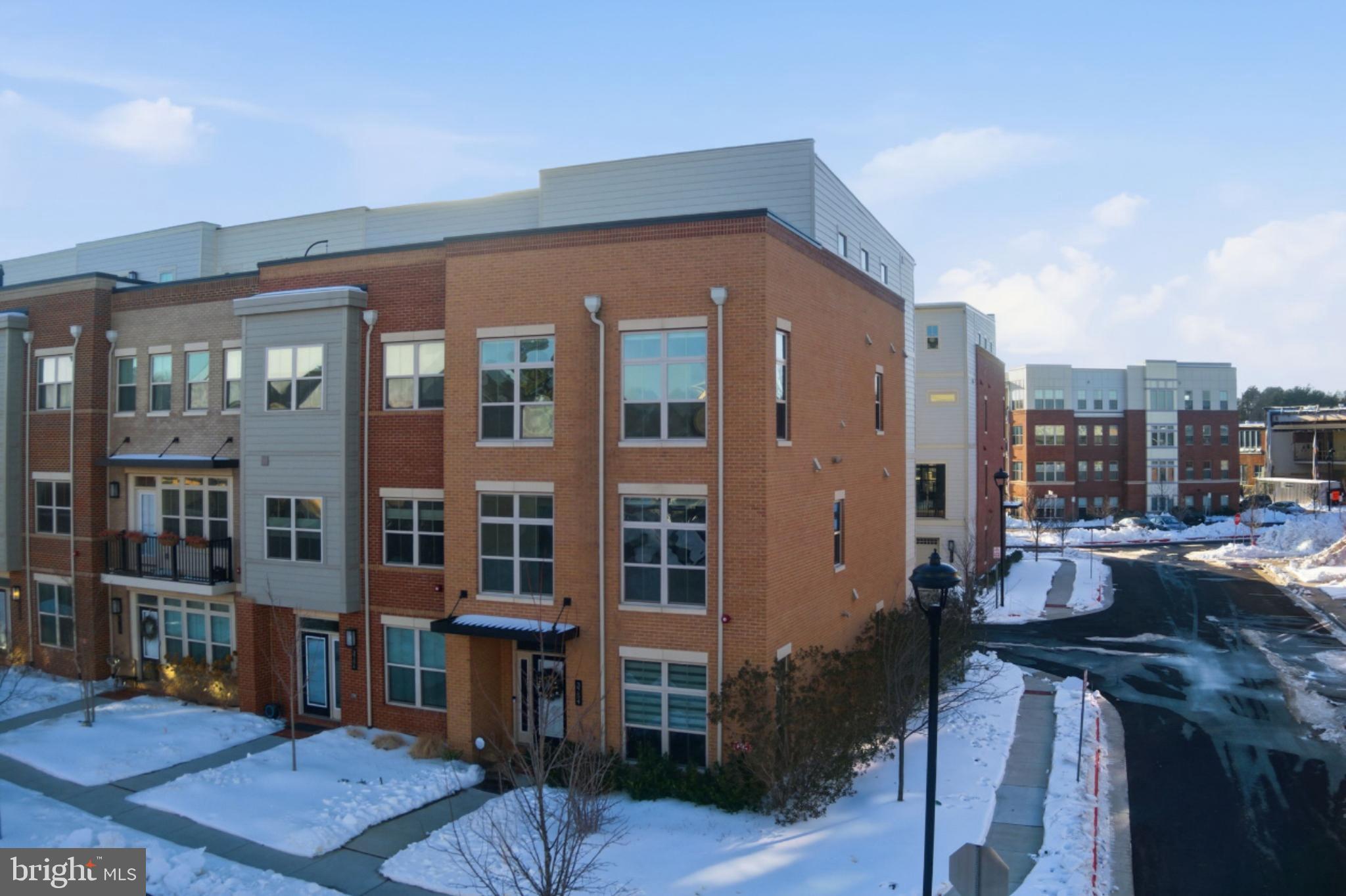 BOULEVARD VI TOWNS - Residential