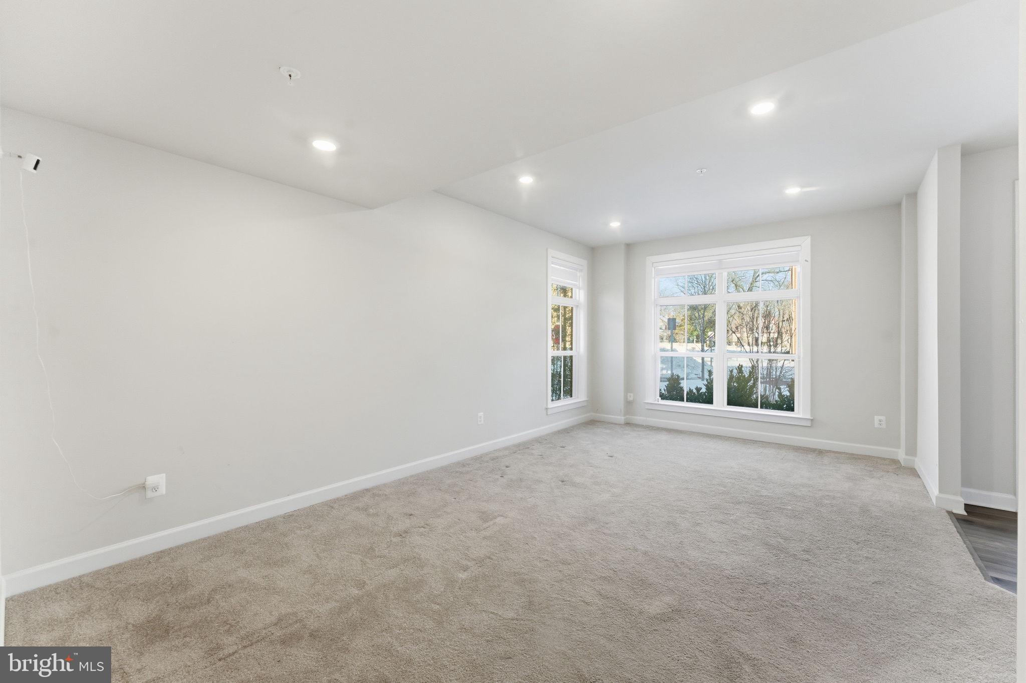 BOULEVARD VI TOWNS - Residential