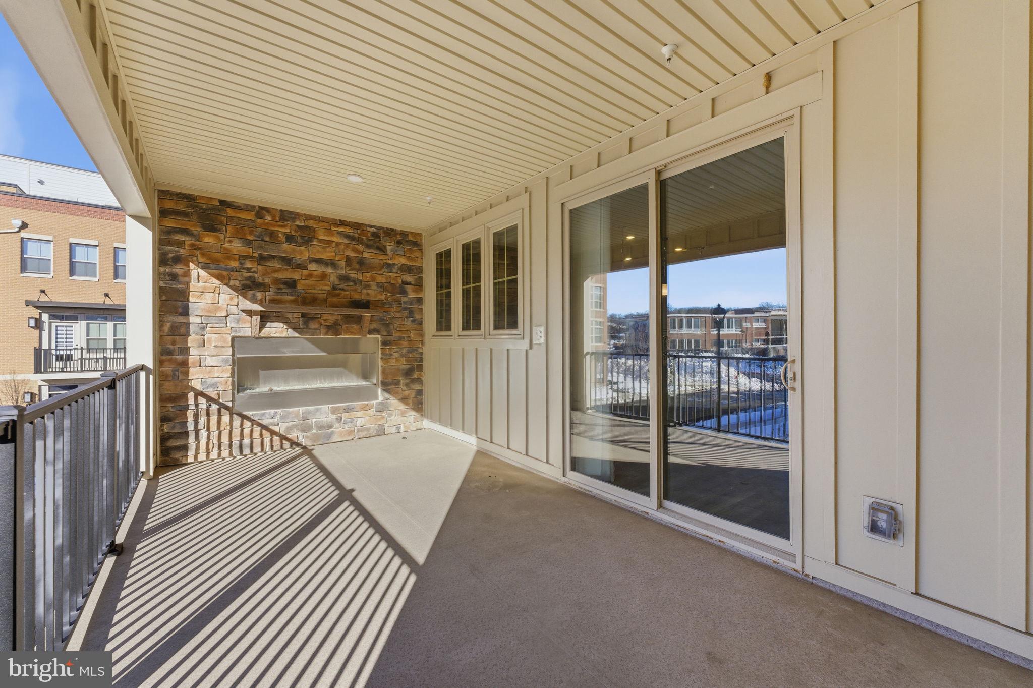 BOULEVARD VI TOWNS - Residential