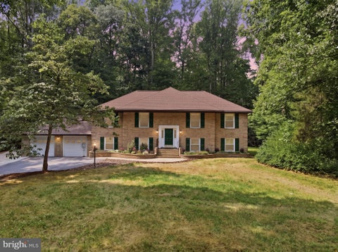 Photo of 8110 Whitting Drive, MANASSAS, VA 20112 (MLS # VAPW2129178)