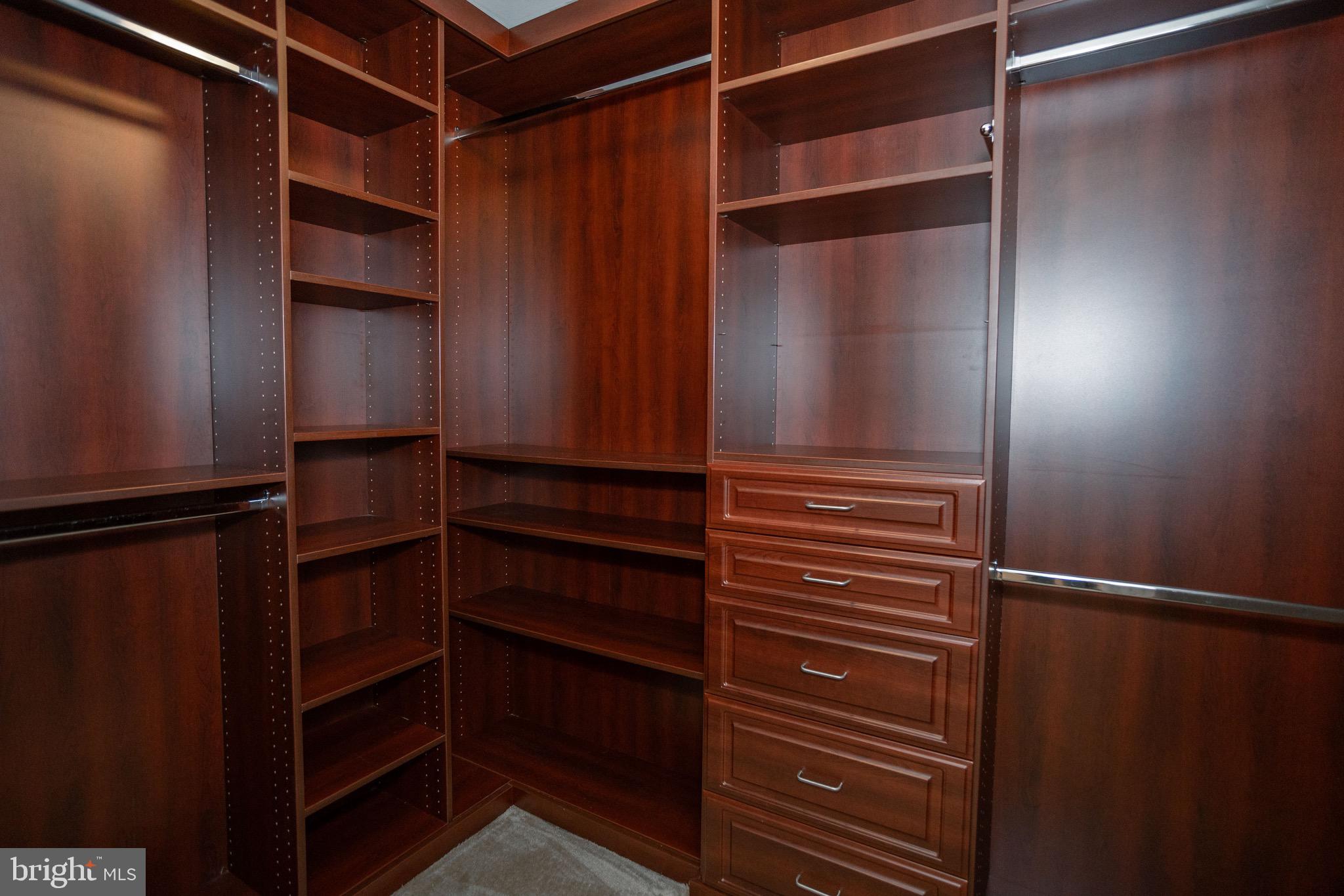 MEADOWBROOK WOODS - Residential