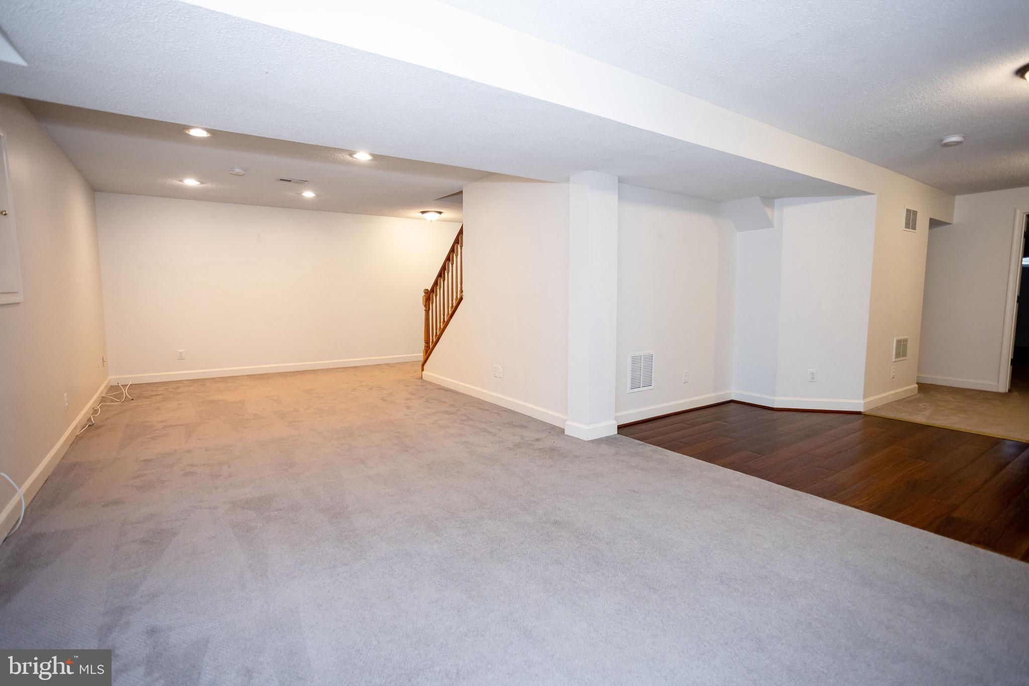 MEADOWBROOK WOODS - Residential