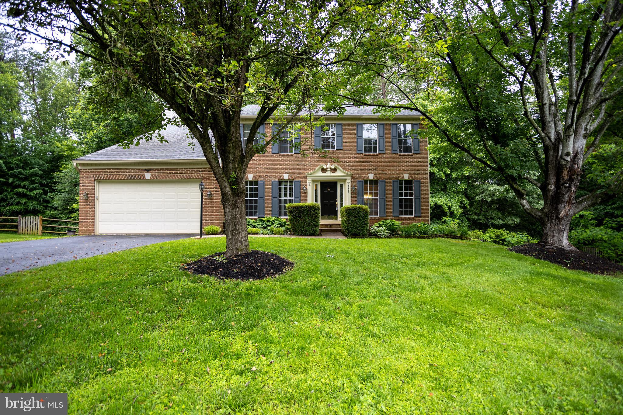 MEADOWBROOK WOODS - Residential