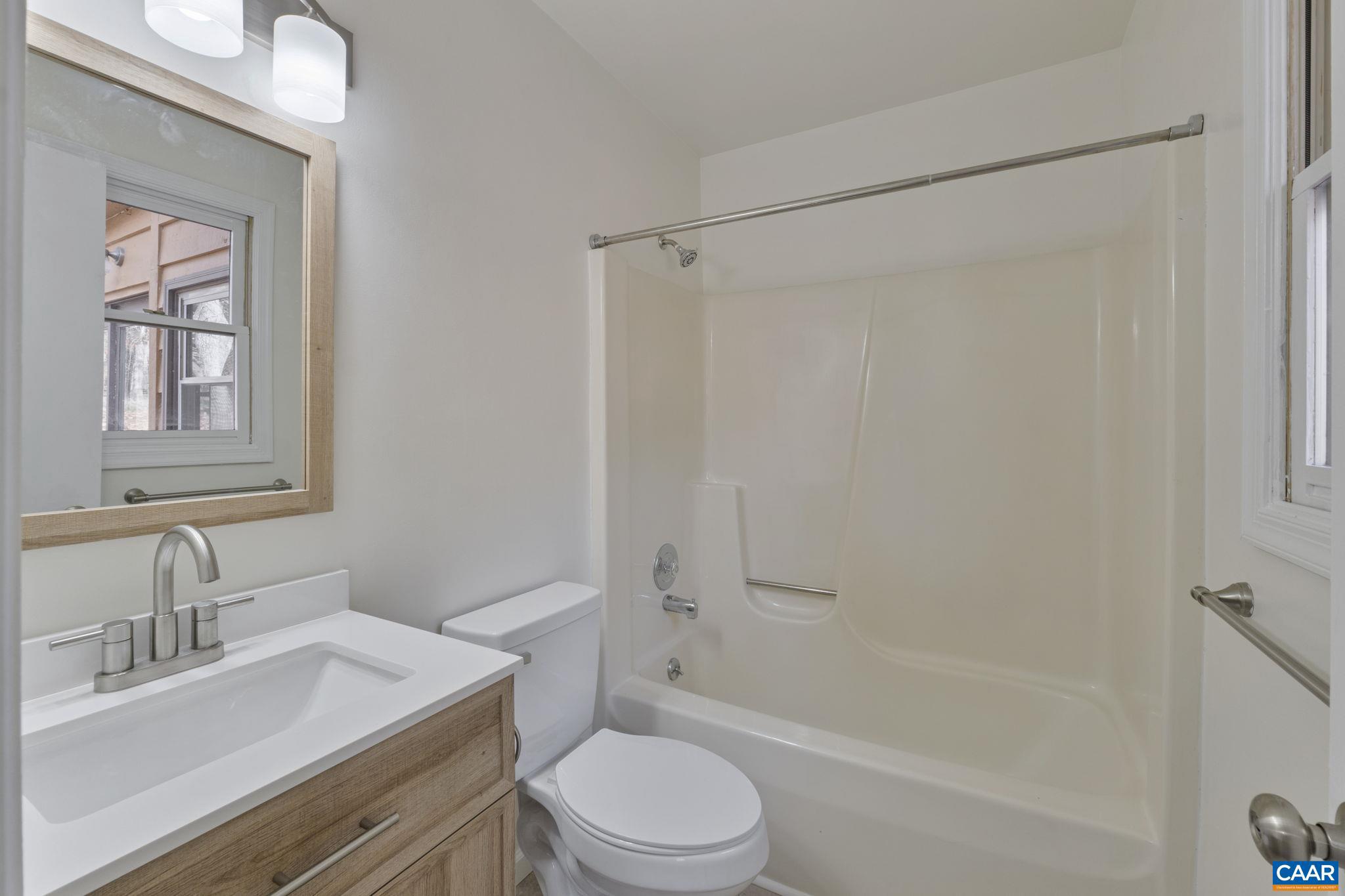 LAKE MONTICELLO - Residential