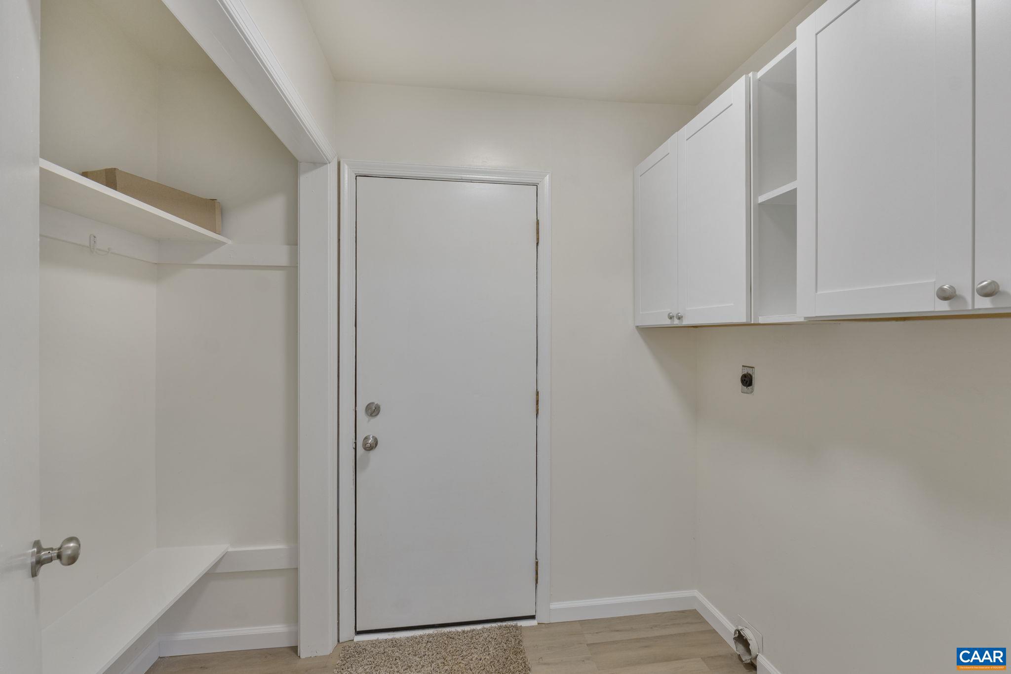 LAKE MONTICELLO - Residential