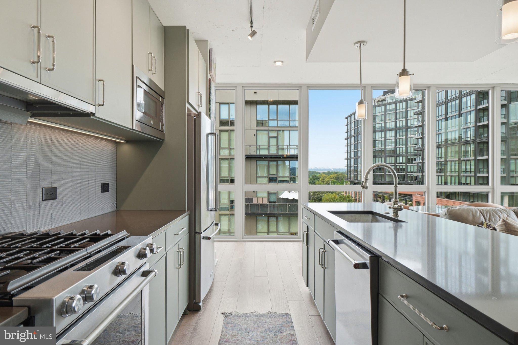 88 V STREET SW 611
