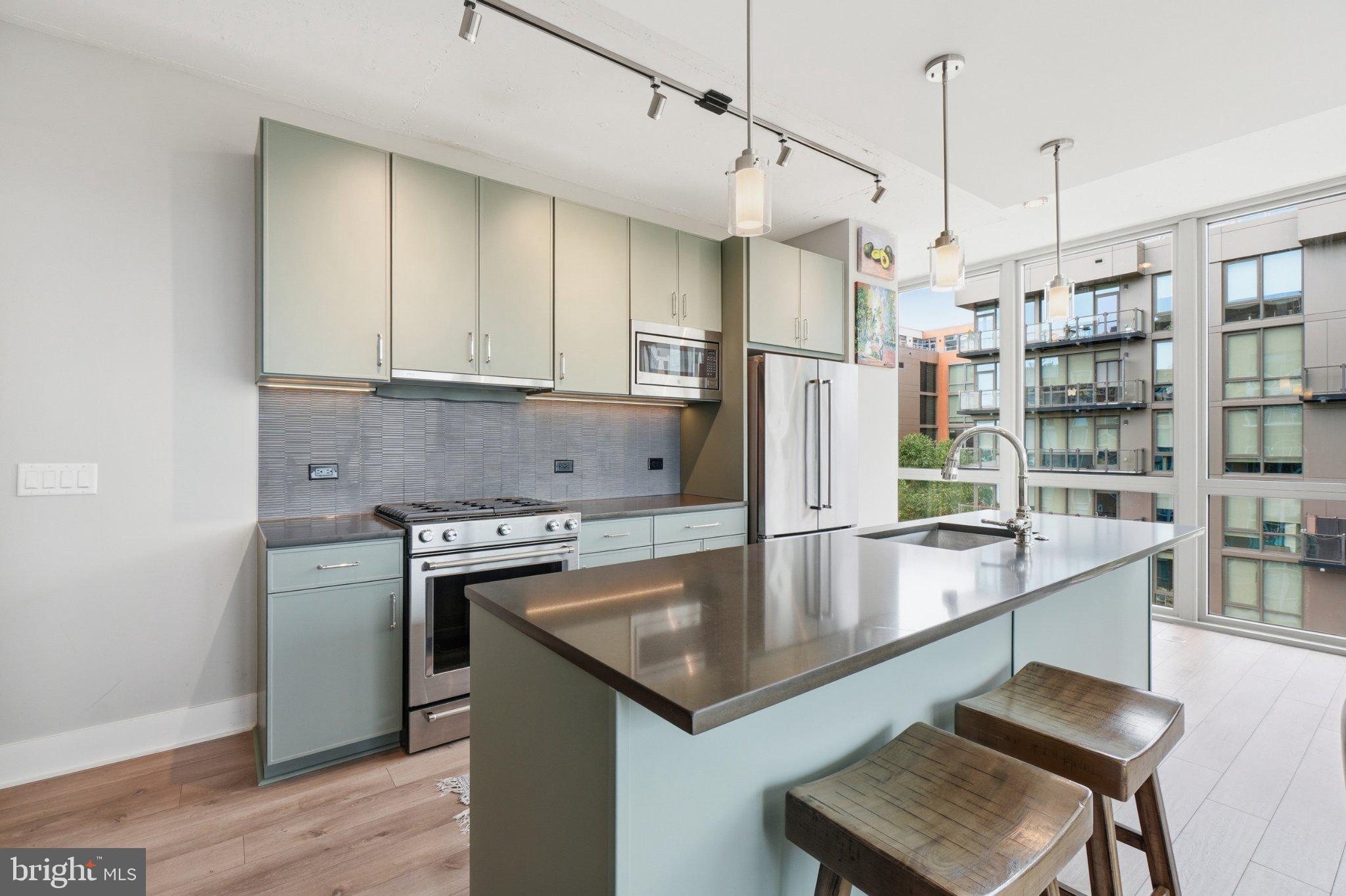 88 V STREET SW 611