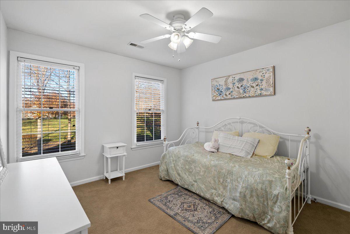 BARRINGTON OAKS - Residential Lease