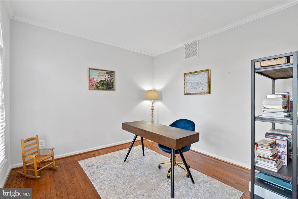 BARRINGTON OAKS - Residential Lease