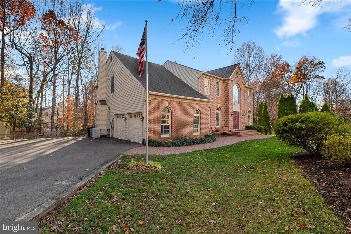 BARRINGTON OAKS - Residential Lease