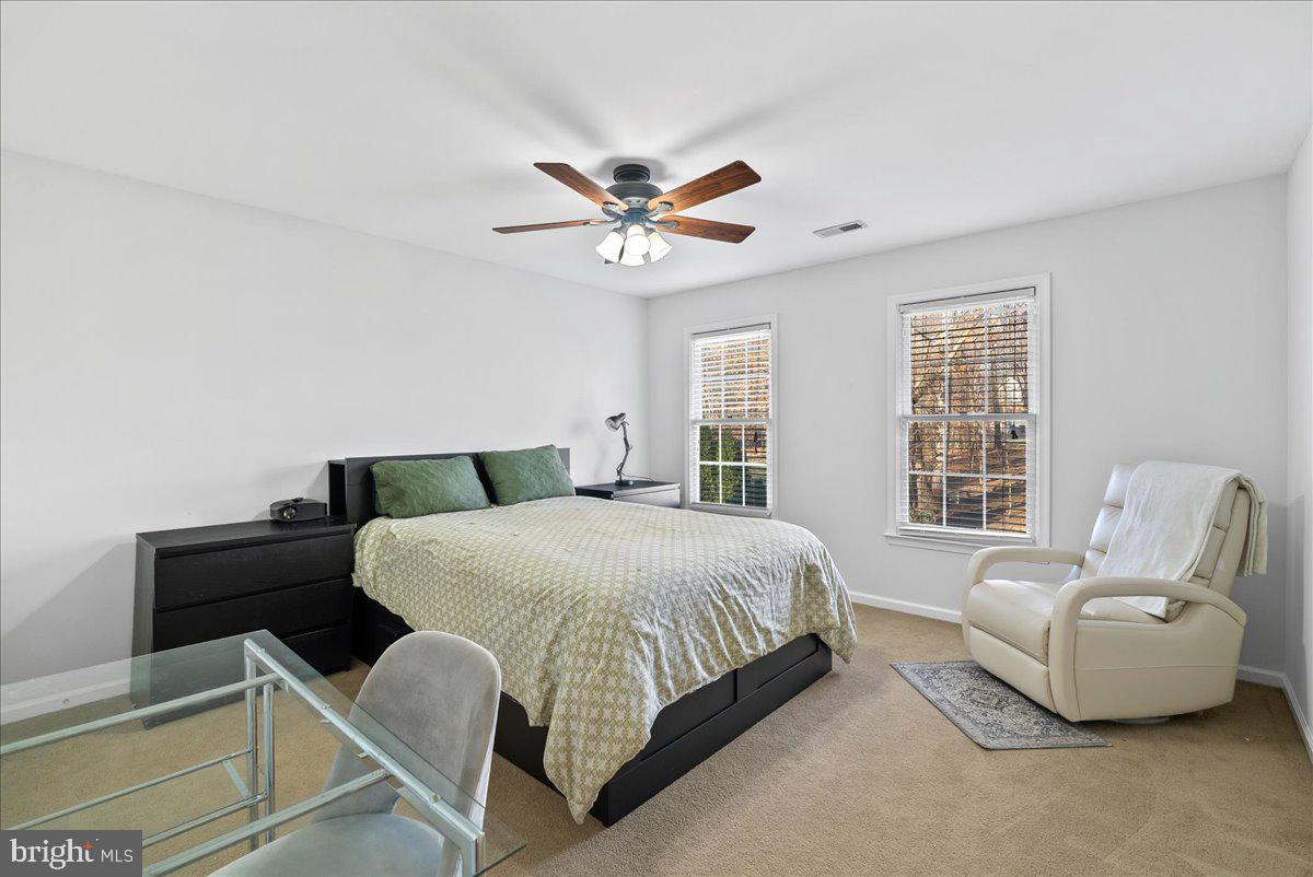 BARRINGTON OAKS - Residential Lease