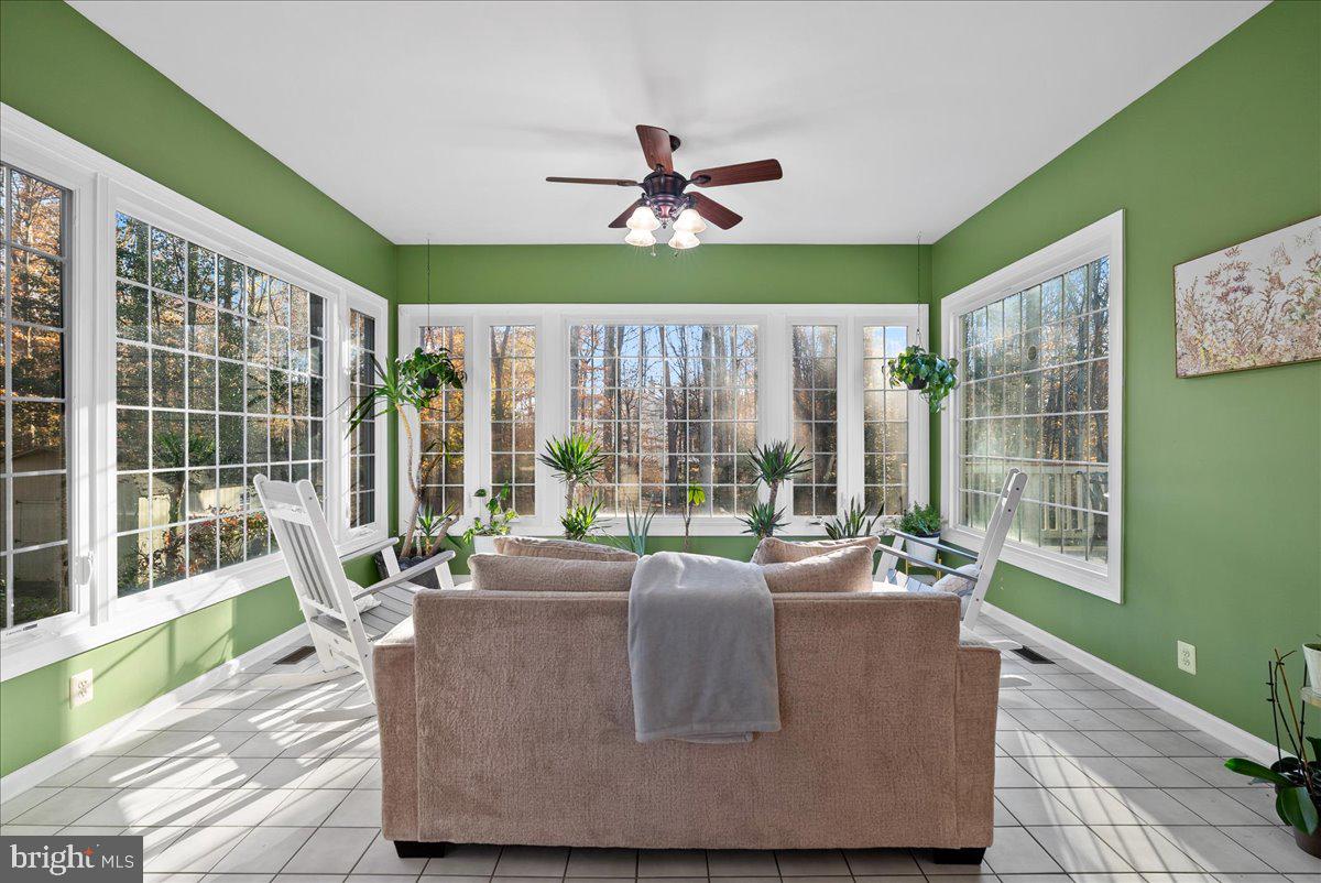 BARRINGTON OAKS - Residential Lease