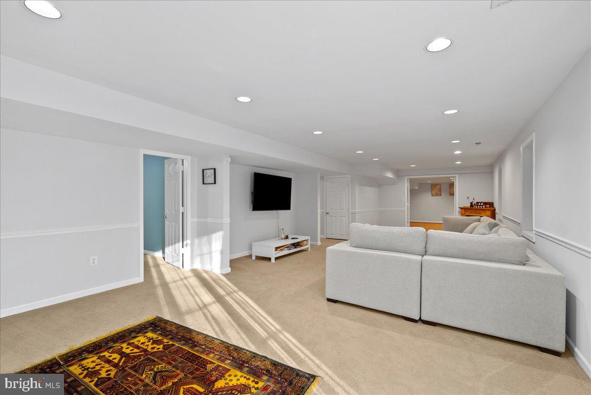 BARRINGTON OAKS - Residential Lease