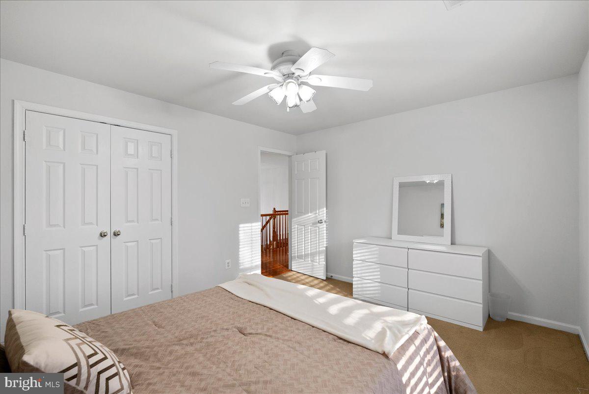 BARRINGTON OAKS - Residential Lease