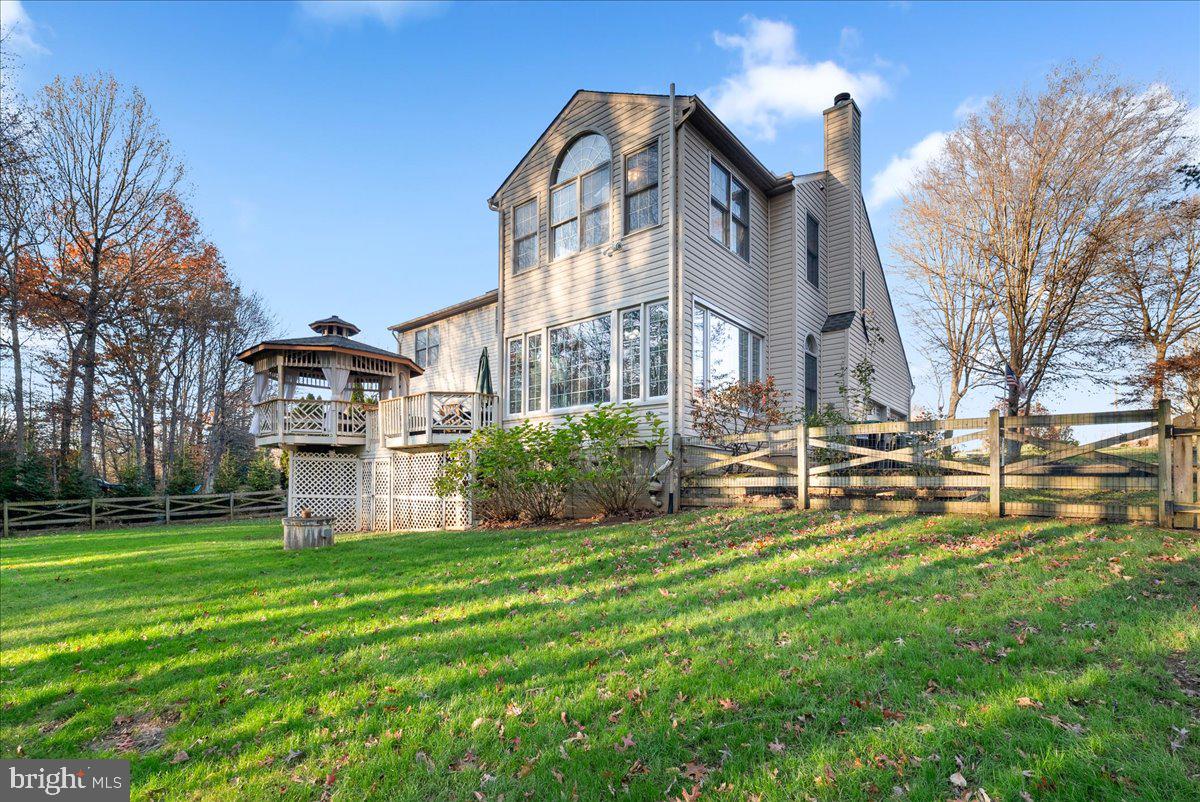 BARRINGTON OAKS - Residential Lease