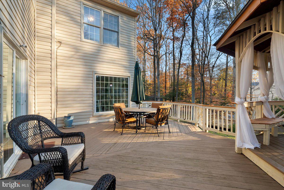 BARRINGTON OAKS - Residential Lease