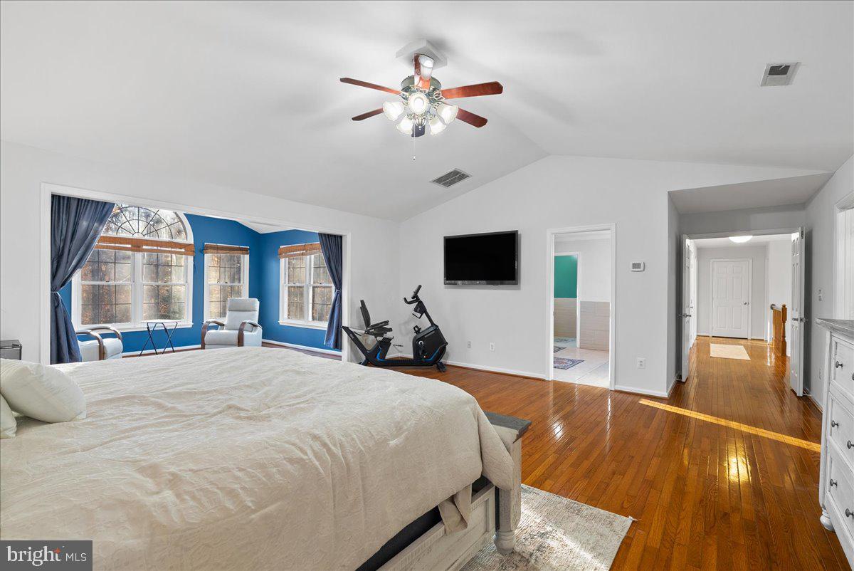 BARRINGTON OAKS - Residential Lease