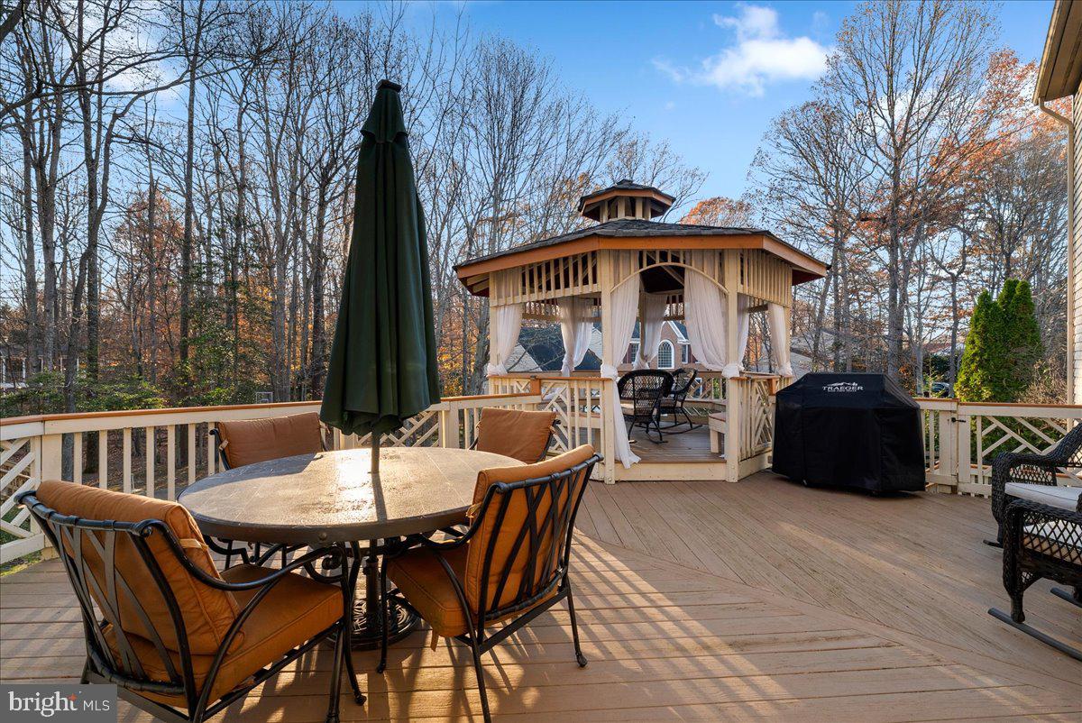 BARRINGTON OAKS - Residential Lease