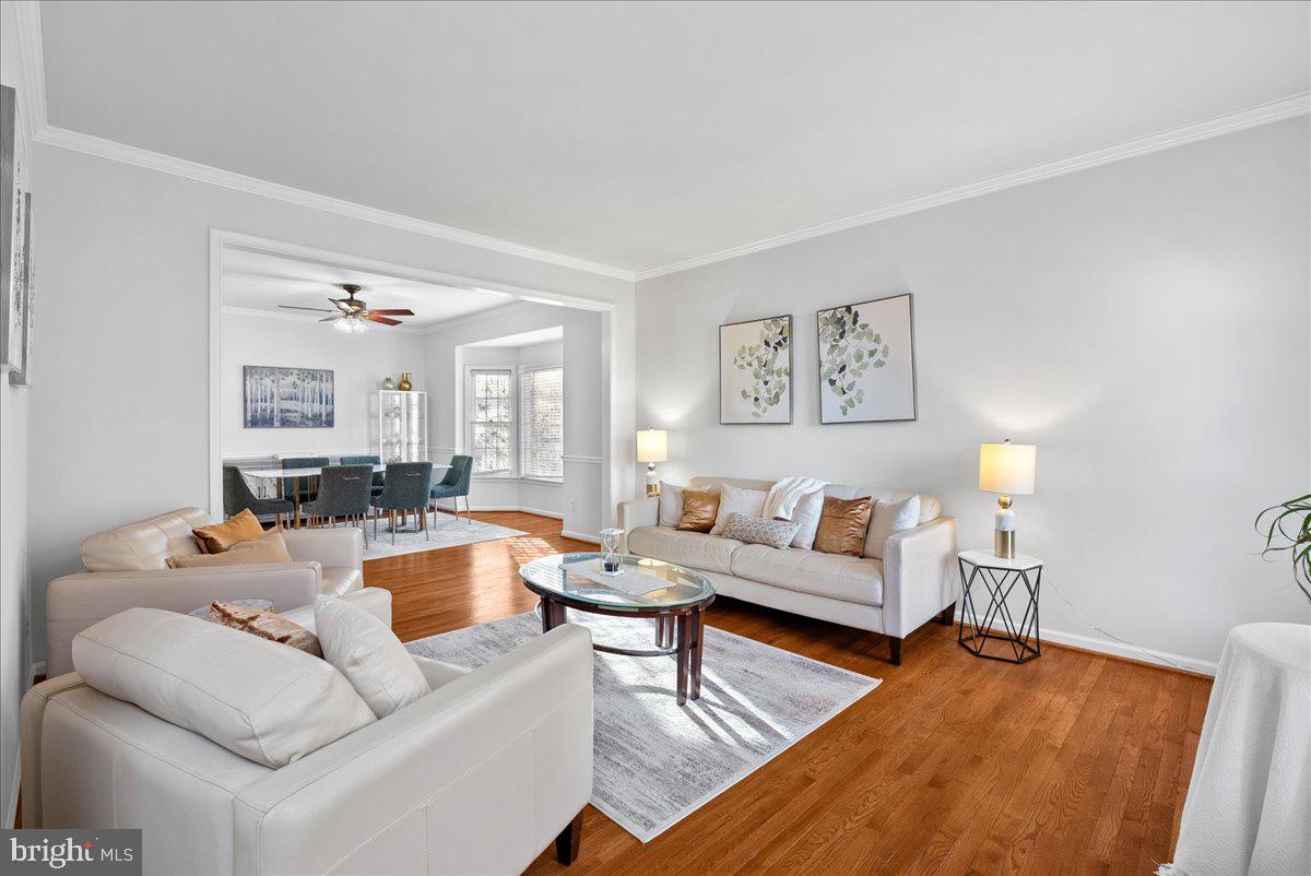 BARRINGTON OAKS - Residential Lease