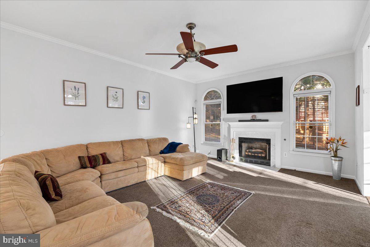 BARRINGTON OAKS - Residential Lease