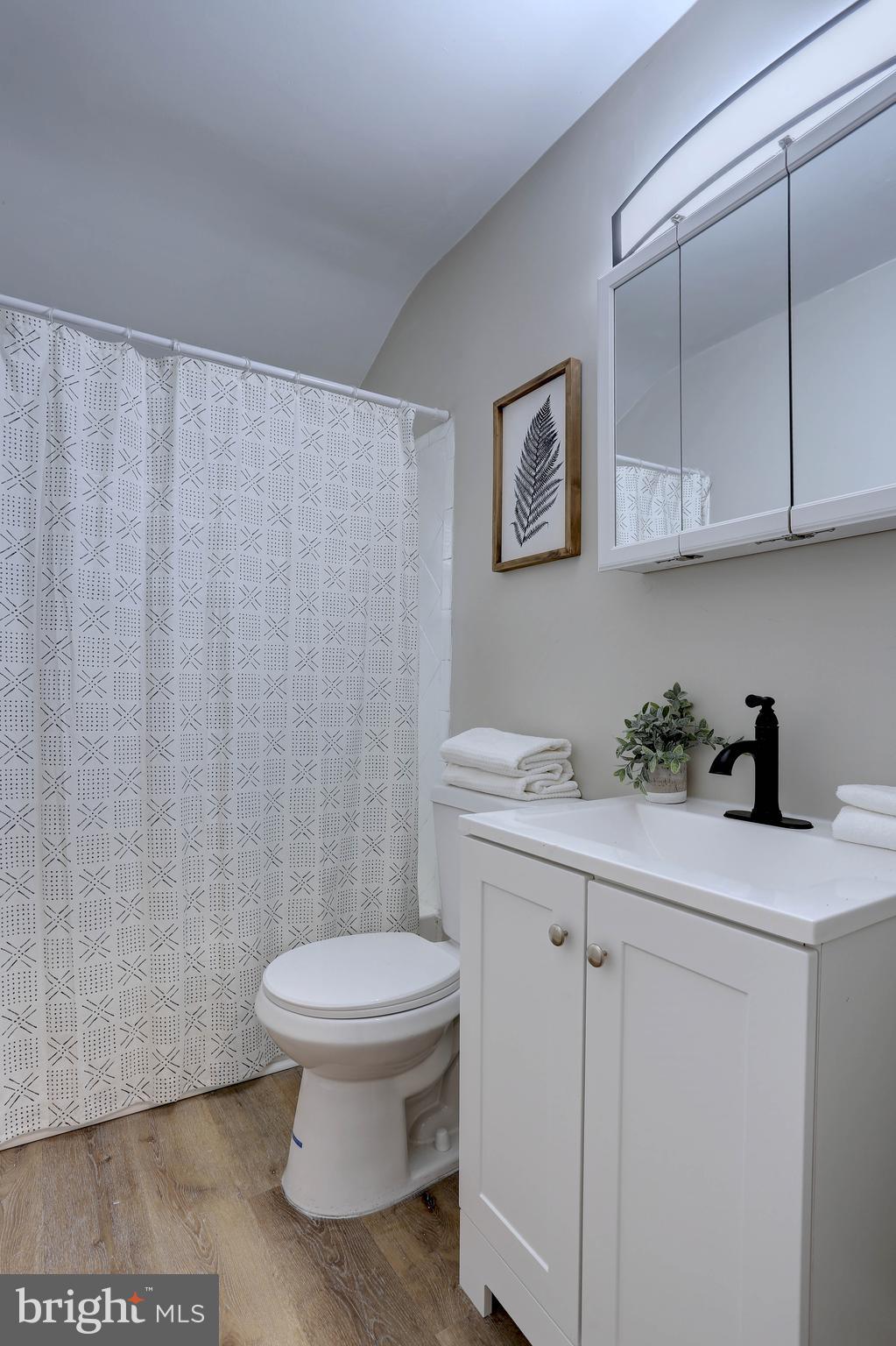 MIDDLESEX - Residential