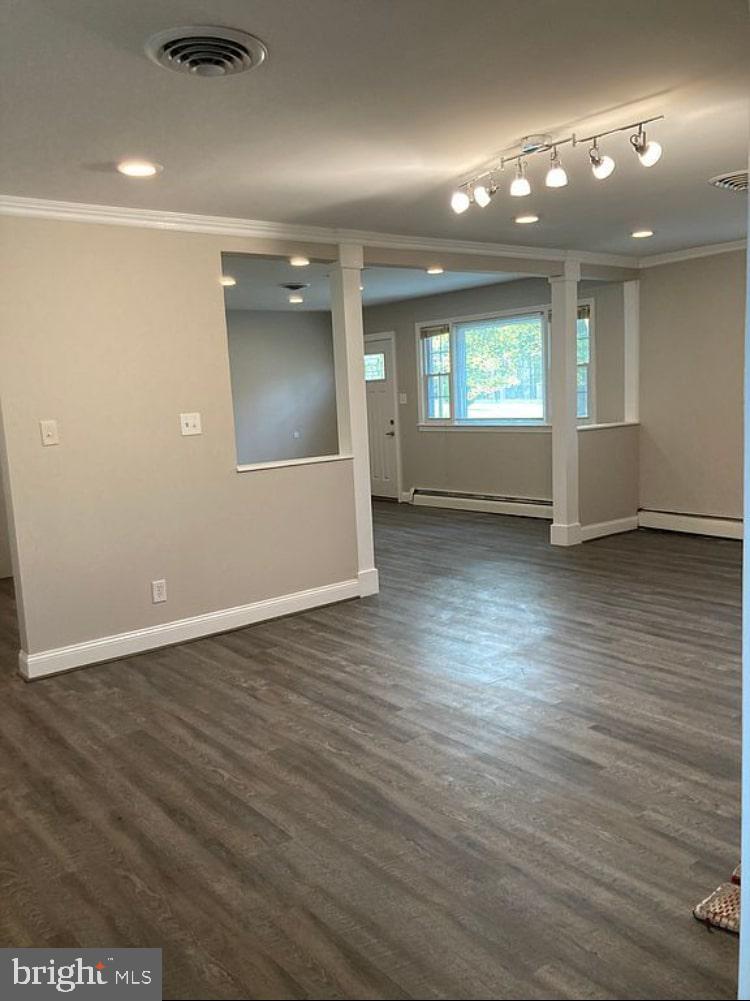 WILLIAMSBURG ESTATES - Residential