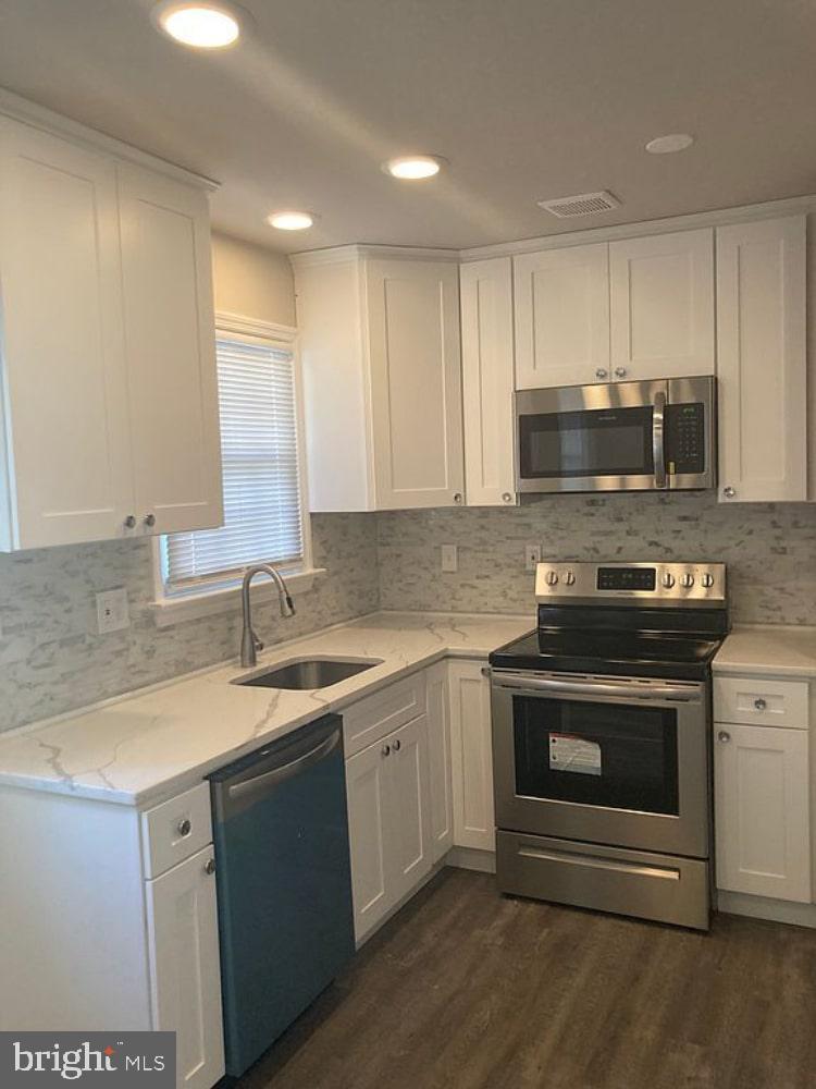 WILLIAMSBURG ESTATES - Residential