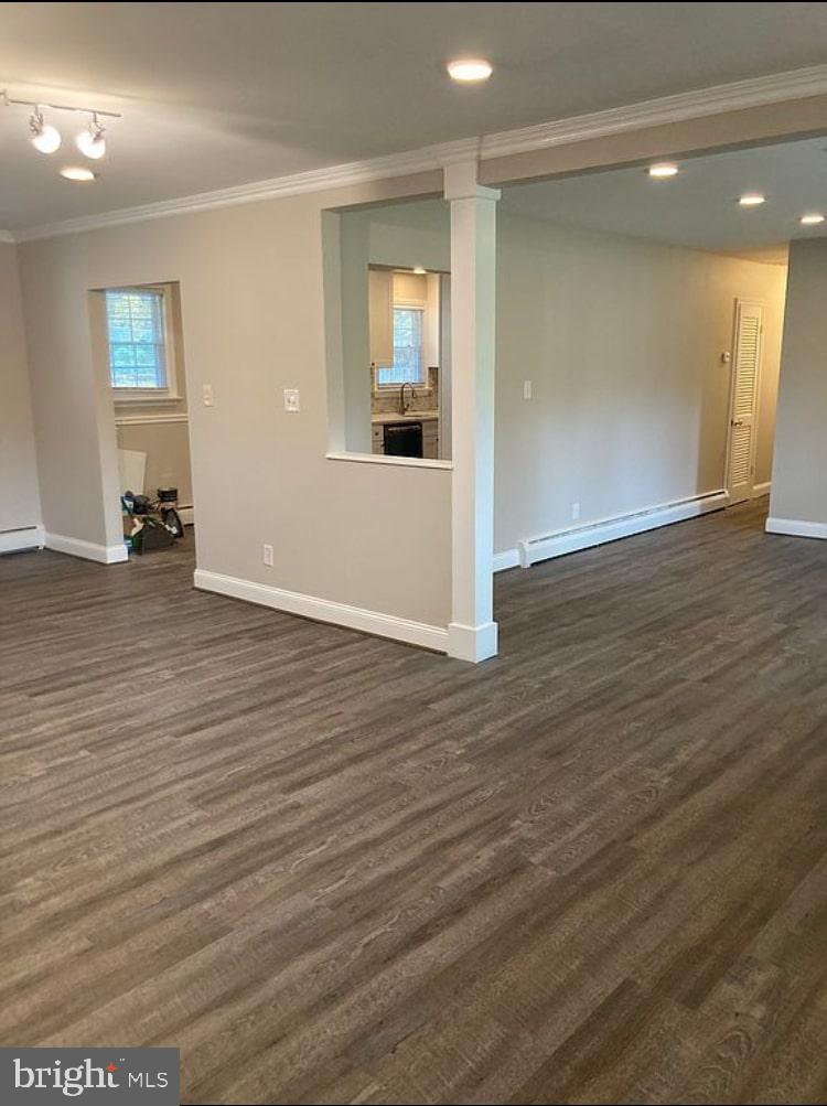 WILLIAMSBURG ESTATES - Residential