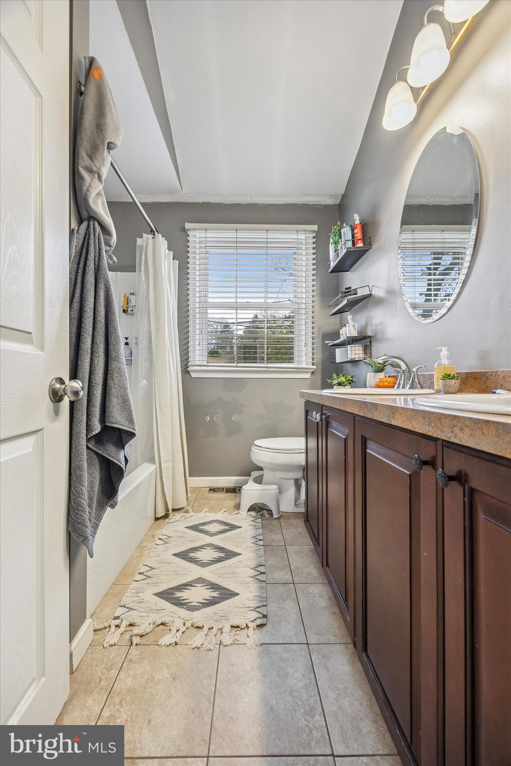 MERION VIEW - Residential