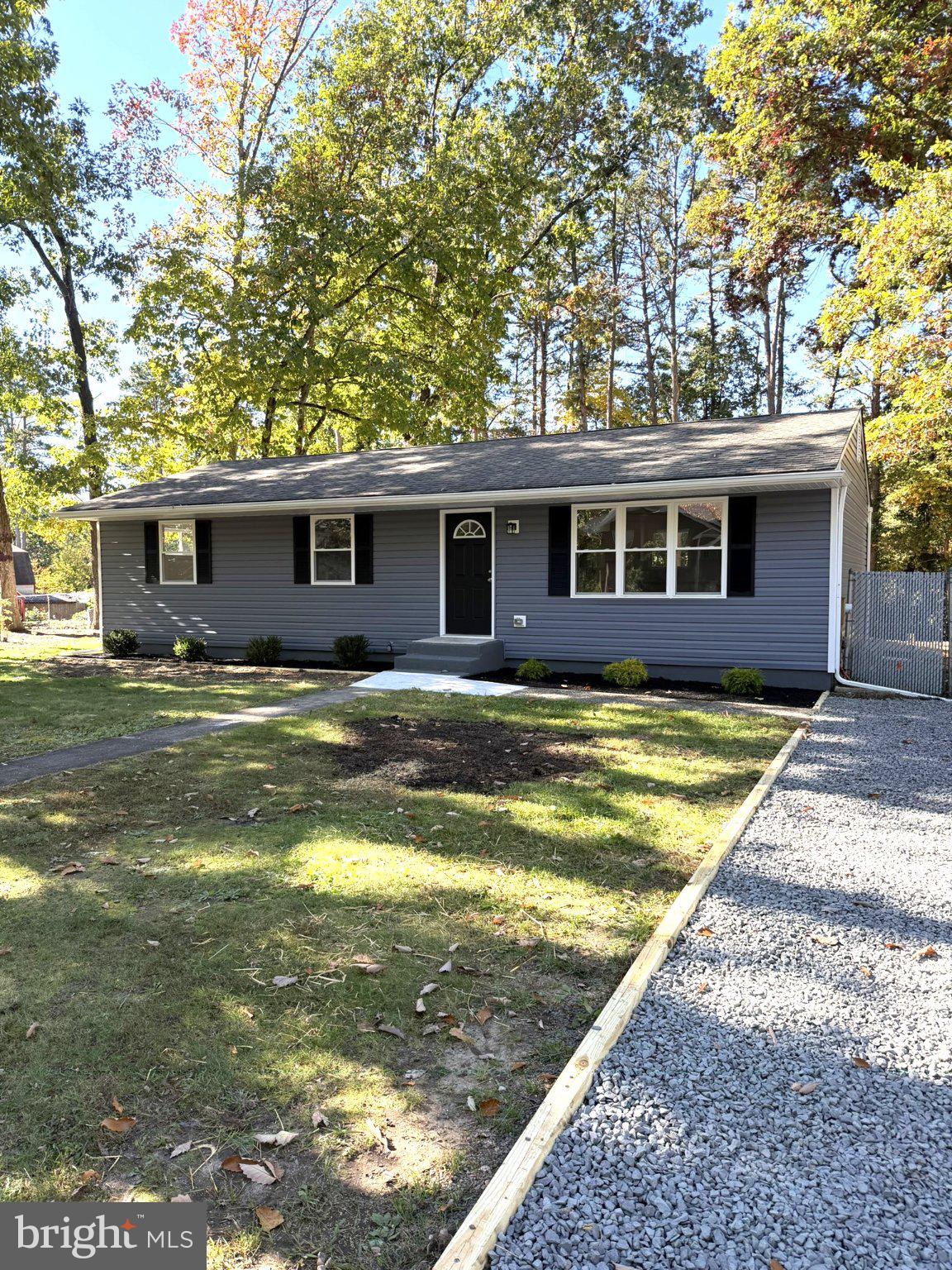 10 ALBERTS AVENUE
