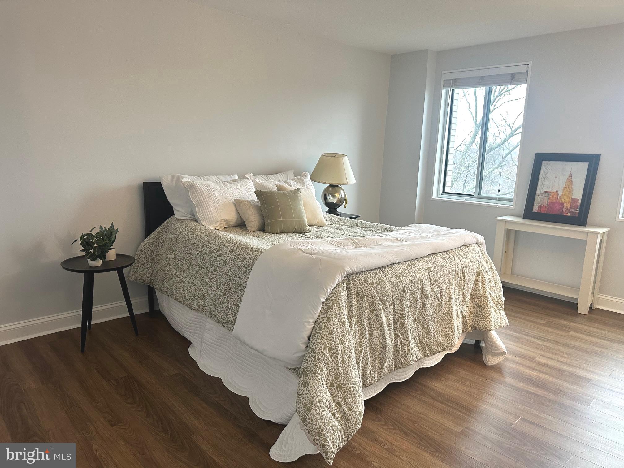 WHITEHALL - Residential