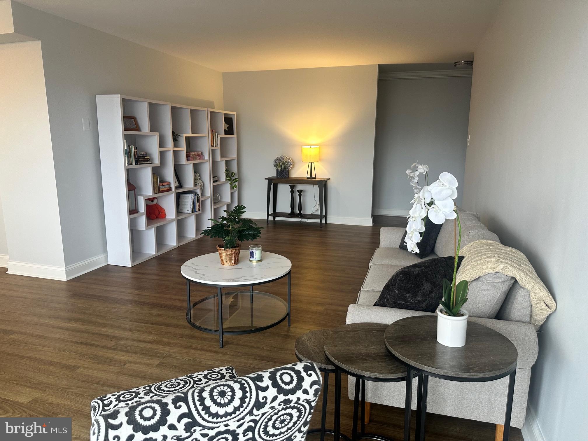 WHITEHALL - Residential