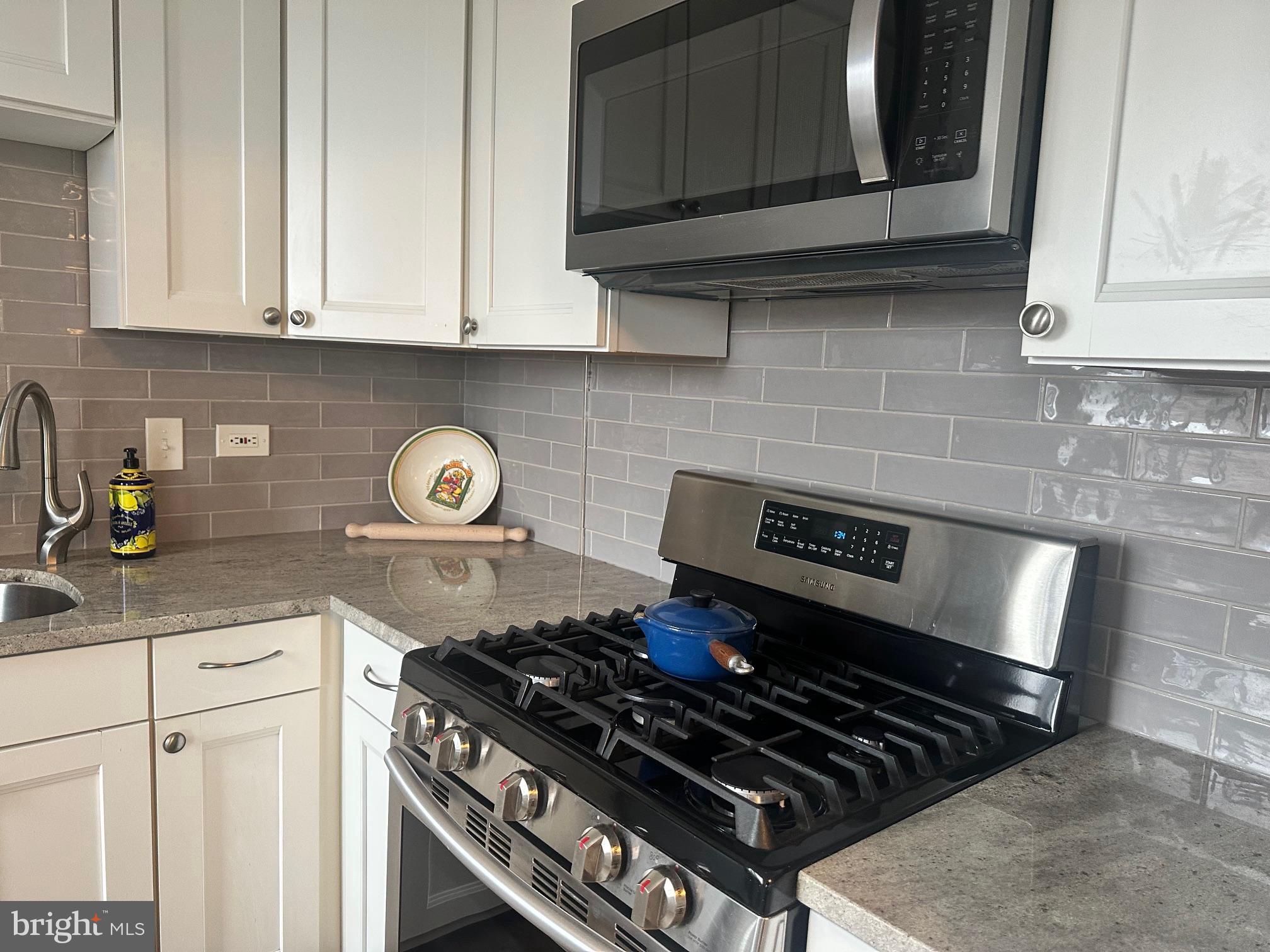 WHITEHALL - Residential