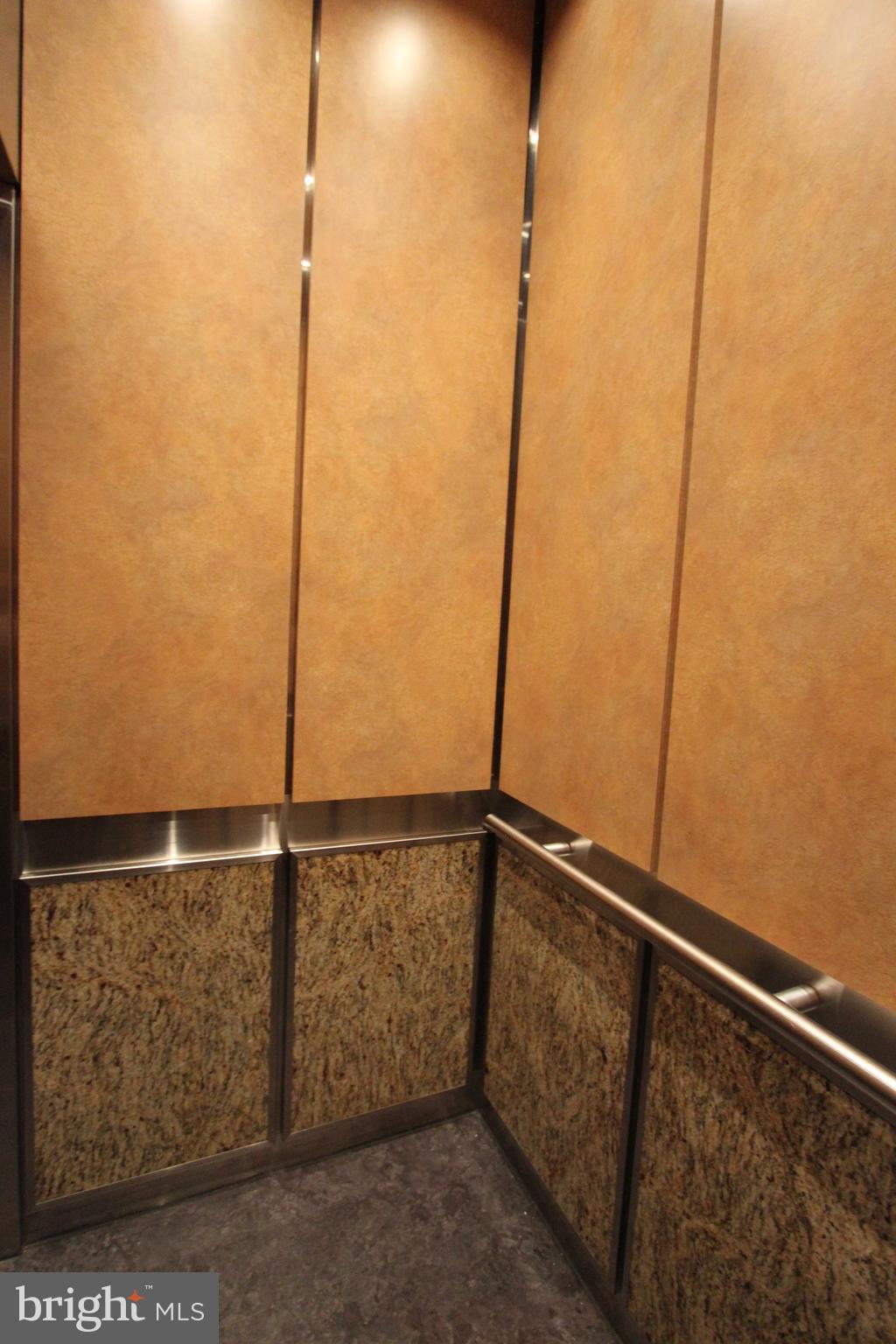 ROTONDA - Residential Lease