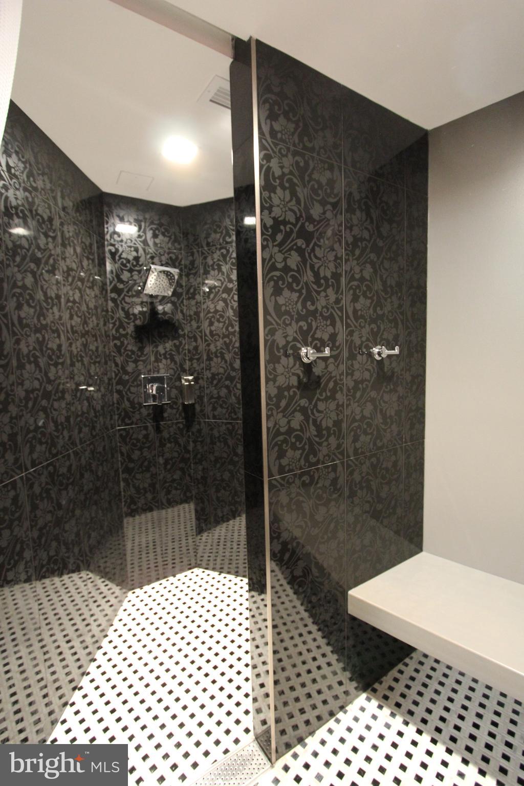 ROTONDA - Residential Lease