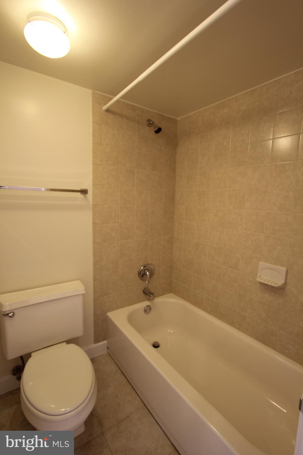 ROTONDA - Residential Lease