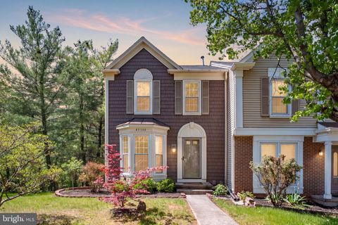 Photo of 43750 Laburnum Square, ASHBURN, VA 20147 (MLS # VALO2123936)