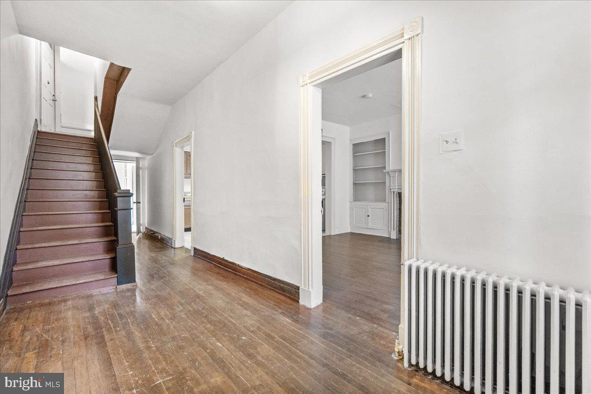 111 MAIN STREET W