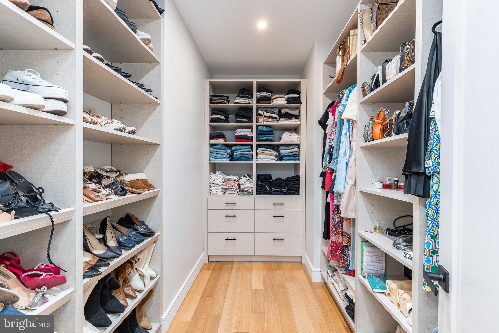 KREWSTOWN - Residential