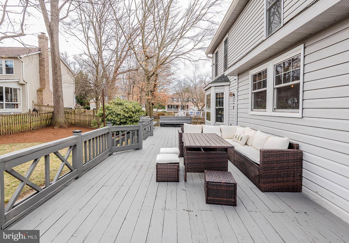 CROFTON WOODS - Residential