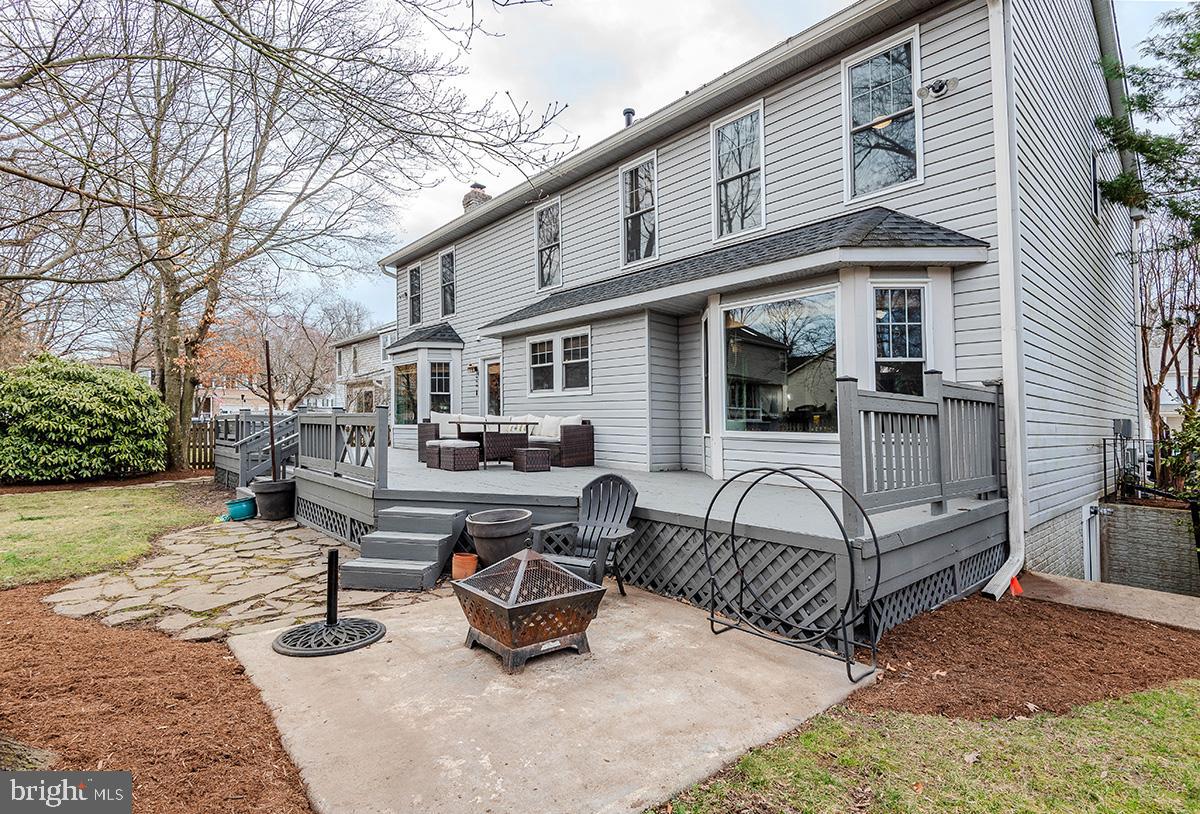 CROFTON WOODS - Residential