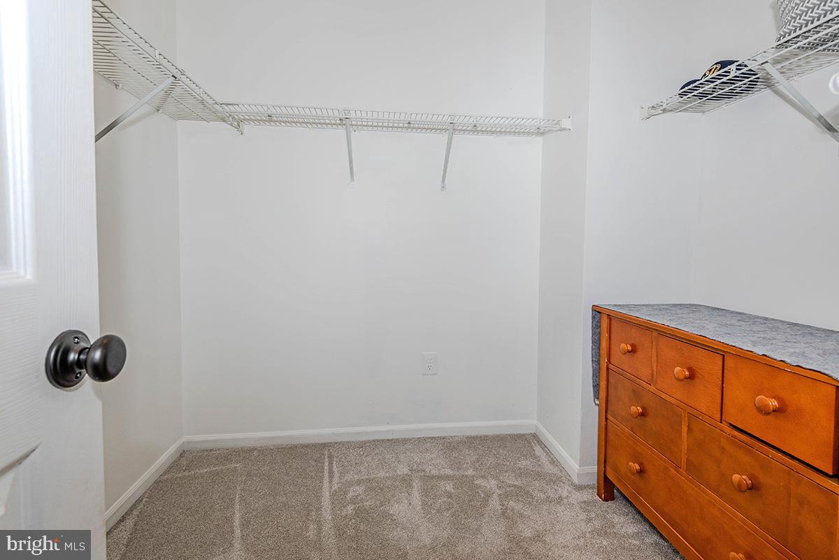 CROFTON WOODS - Residential