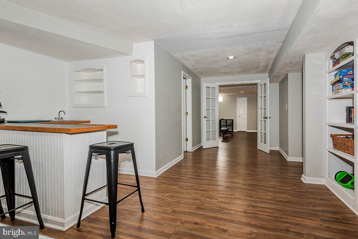 CROFTON WOODS - Residential