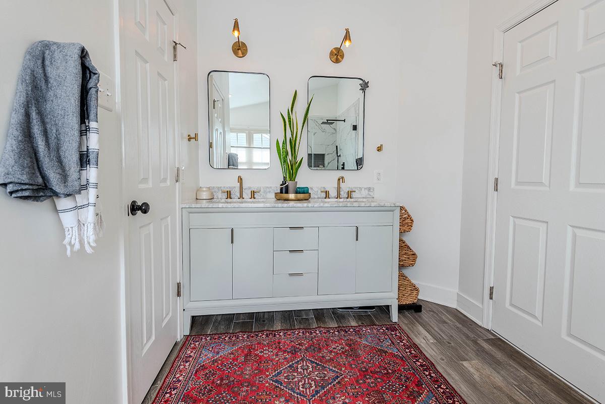 CROFTON WOODS - Residential