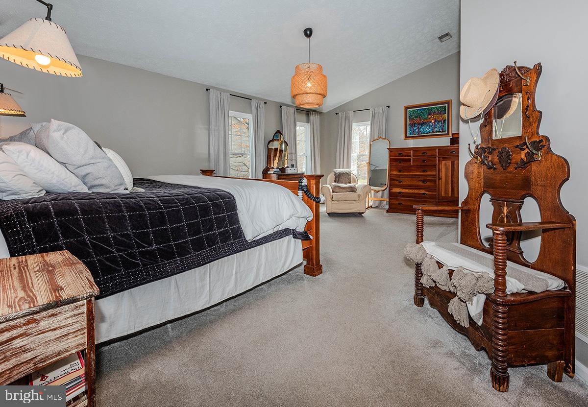 CROFTON WOODS - Residential