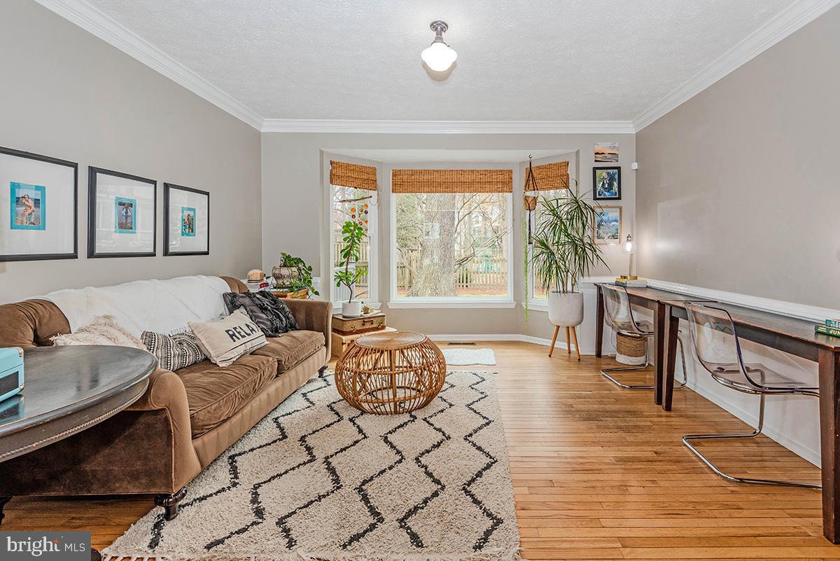 CROFTON WOODS - Residential