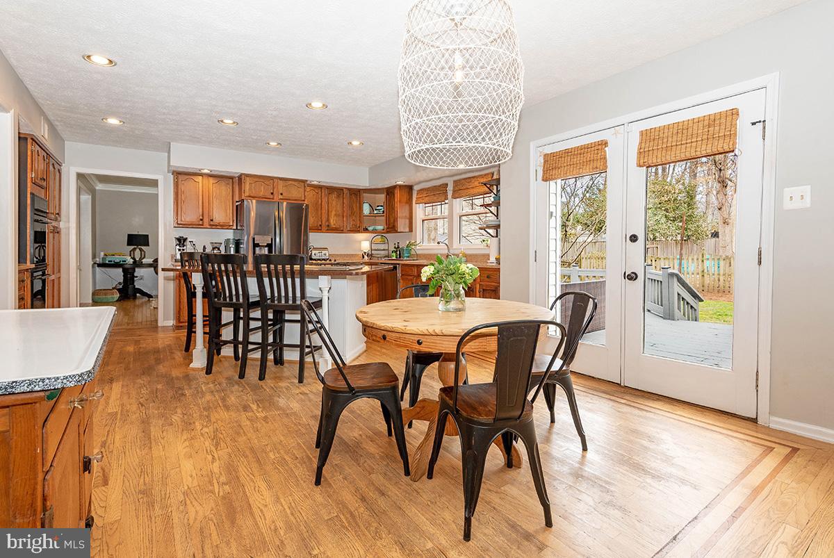 CROFTON WOODS - Residential