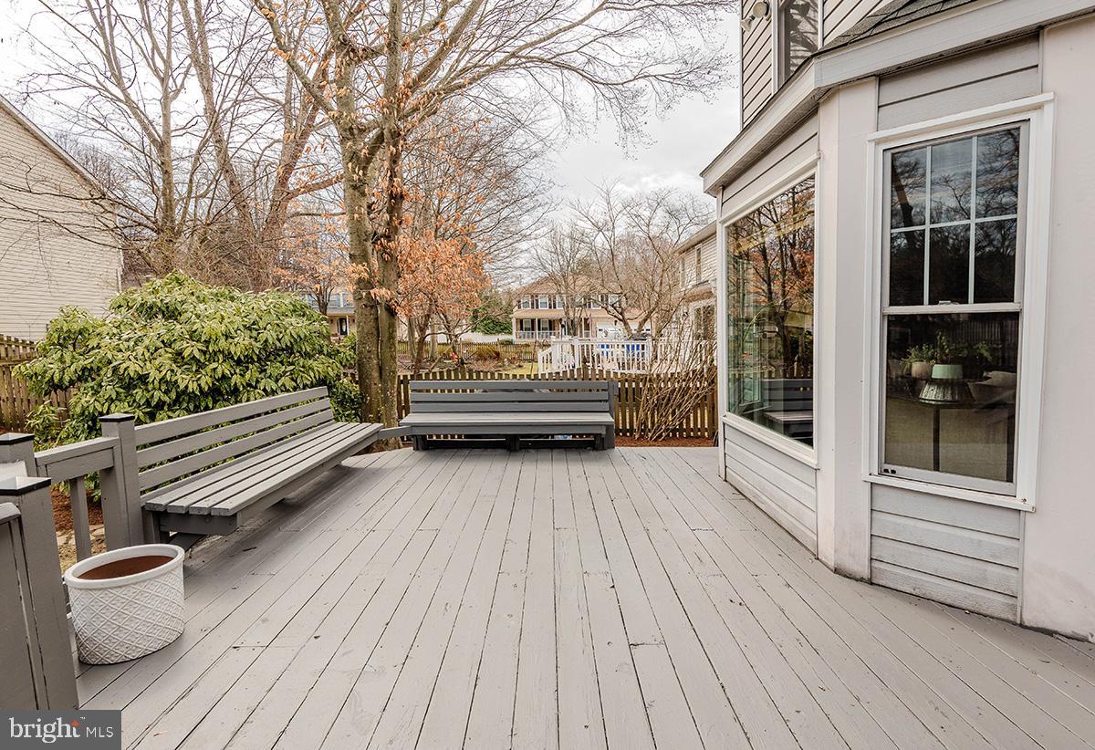 CROFTON WOODS - Residential