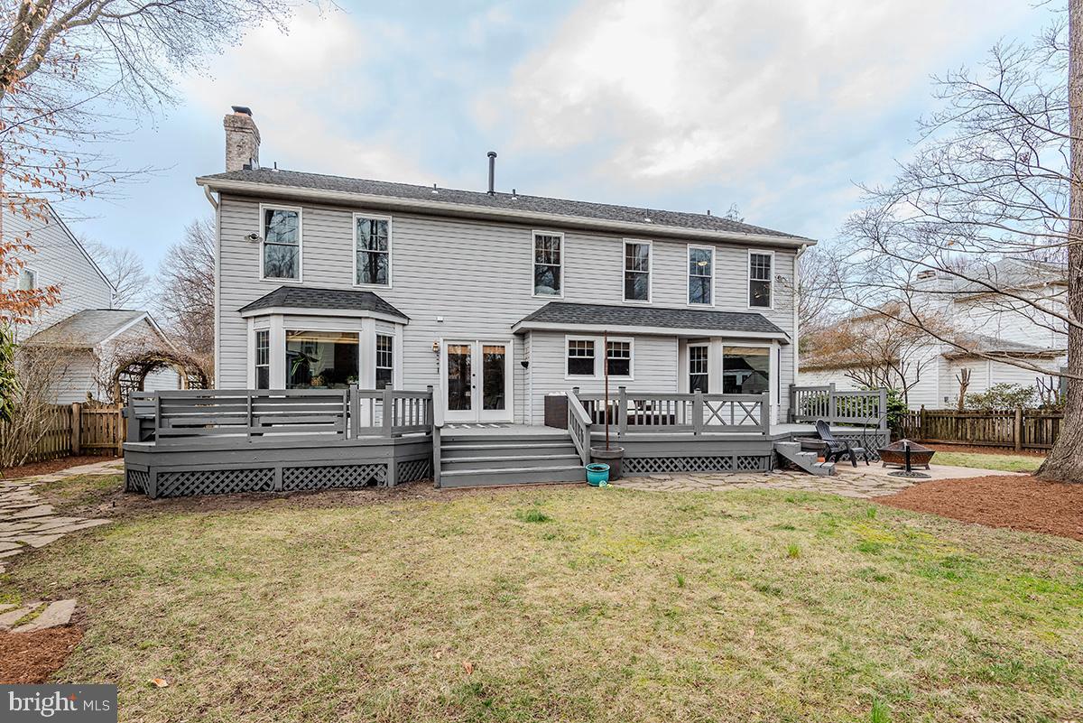 CROFTON WOODS - Residential