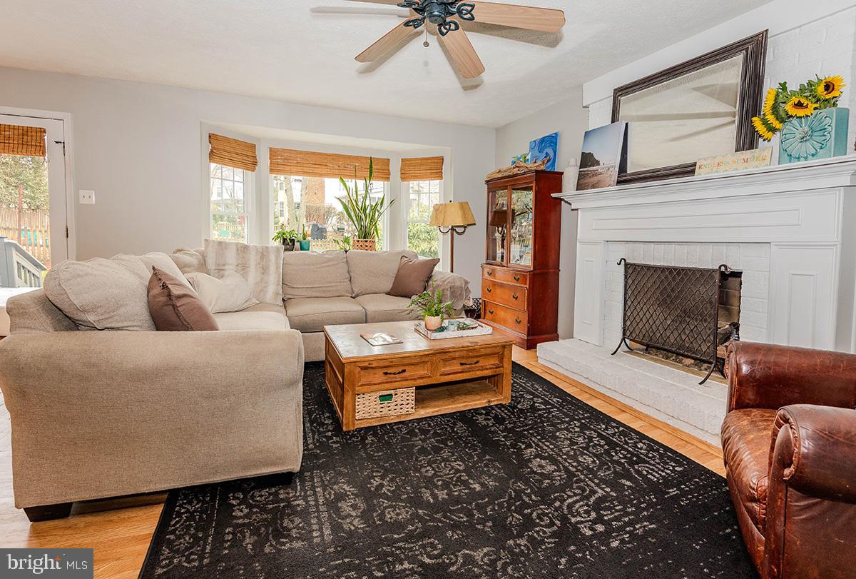 CROFTON WOODS - Residential